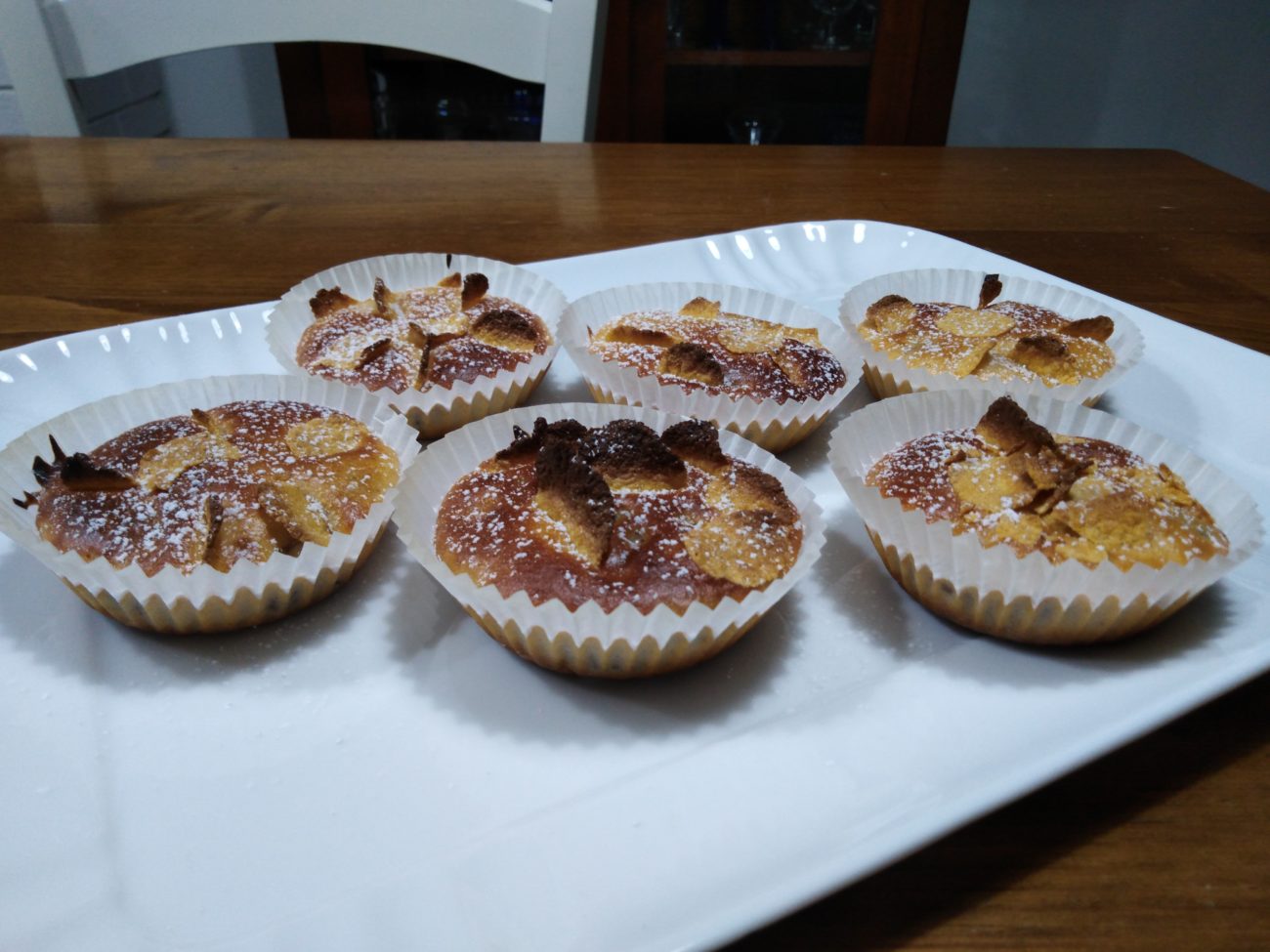 Muffin vegani con uvetta e corn flakes